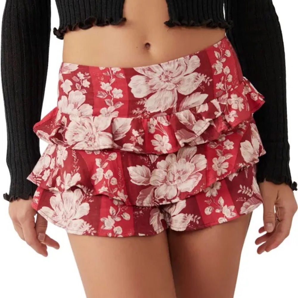 New with tags! Free People - Days Gone By Tiered Shorts size small